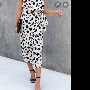 Vici NWOT Strong Suit leopard skirt